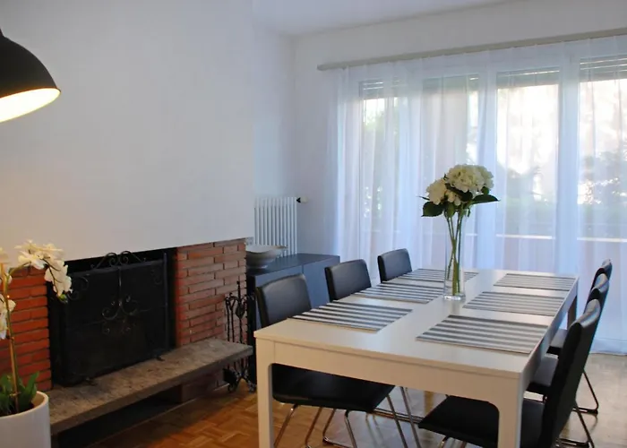 Large Suite-20 By Interhome شقة *